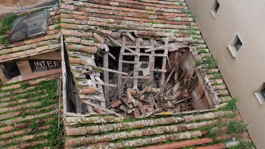 S&#039;ensorra la teulada d&#039;un edifici del Barri Vell de Girona