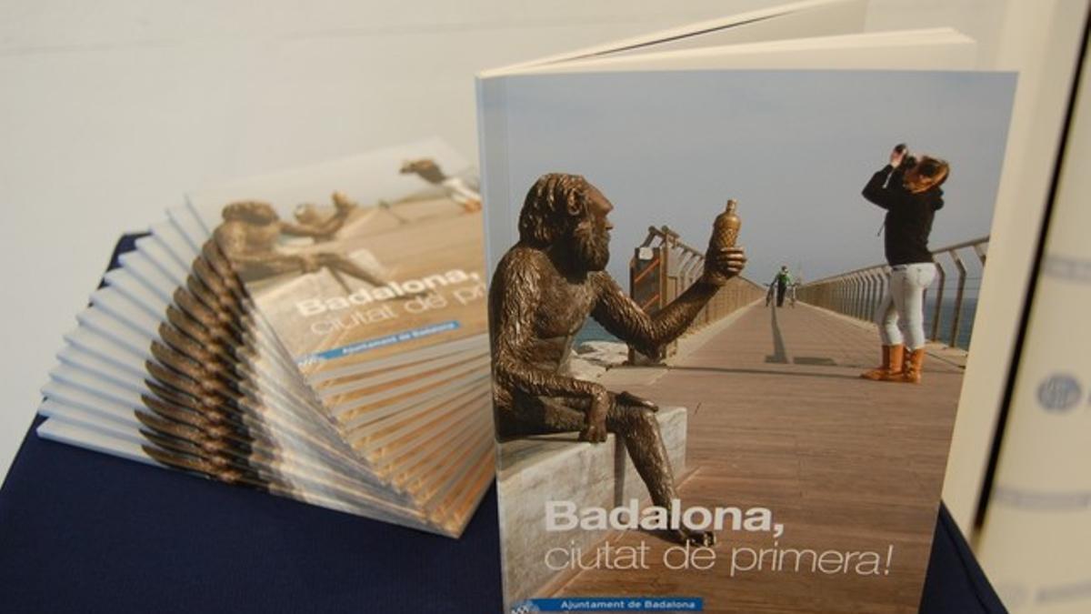 El libro de fotografías 'Badalona, ciutat de primera'.