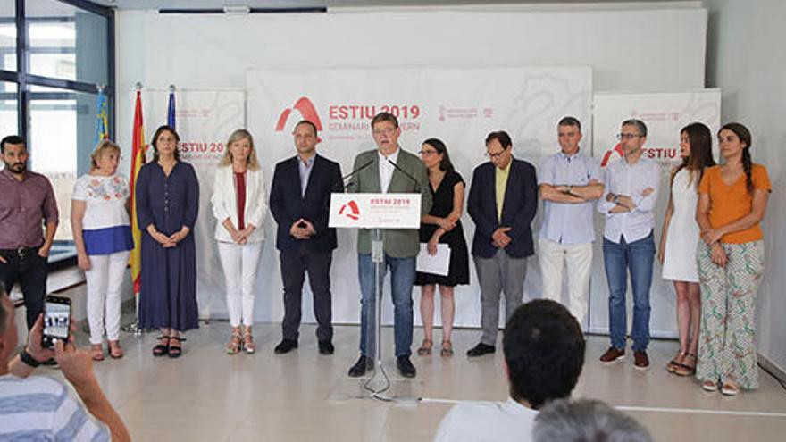 El Consell en pleno durante la rueda de prensa para dar cuenta de los compromisos del Seminari.