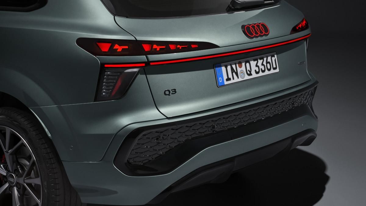Luces traseras y logo iluminado en el nuevo Audi Q3 2025