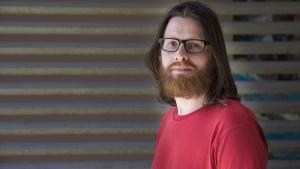 El humorista gráfico Tom Gauld.