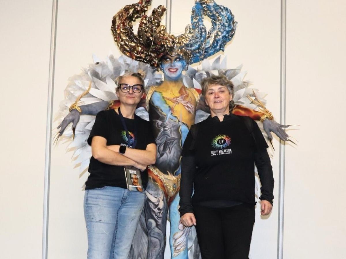 Ughy Yozakura y Pilar Soriano, artistas de Benissuera, en el Campionat de Bodypainting en València.