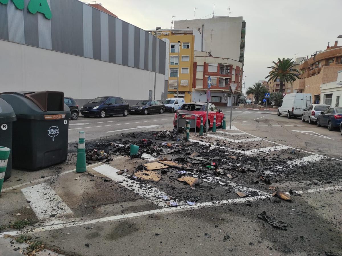 Segunda jornada de huelga de basuras en Sagunt Segunda jornada de huelga de basuras en Sagunt