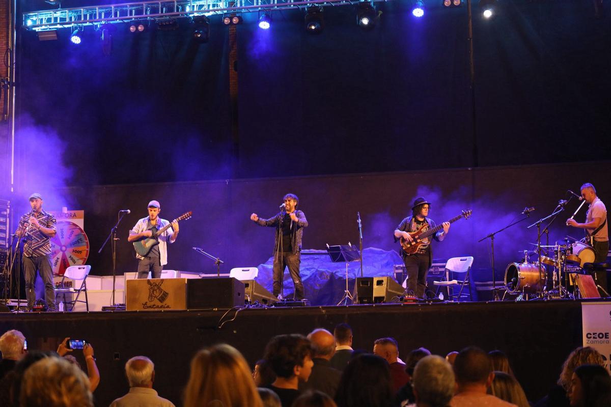 GALERÍA | Premios a tutiplén en el Día del Comercio de Zamora