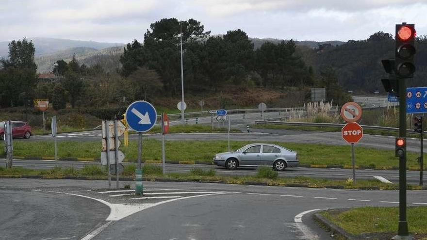 Cruce de A Rocha cuya remodelación se contrató a finales del año pasado, la única obra que sale adelante.