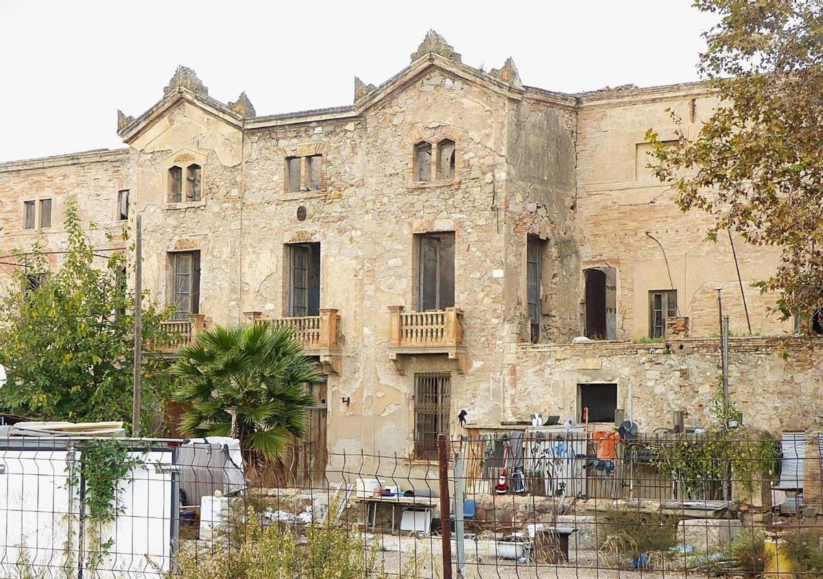 La façana de la masia de la Torre Gran de l’Hospitalet de Llobregat, en una imatge d’arxiu.