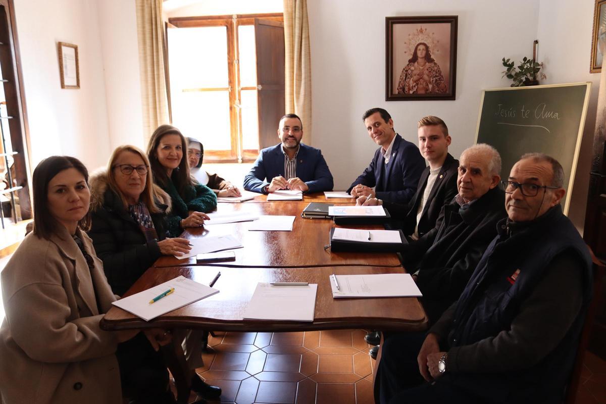 Foto de la reunión que tuvo lugar este miércoles de los patronos de la Fundació Pro Monestir i Basílica de Sant Pasqual.