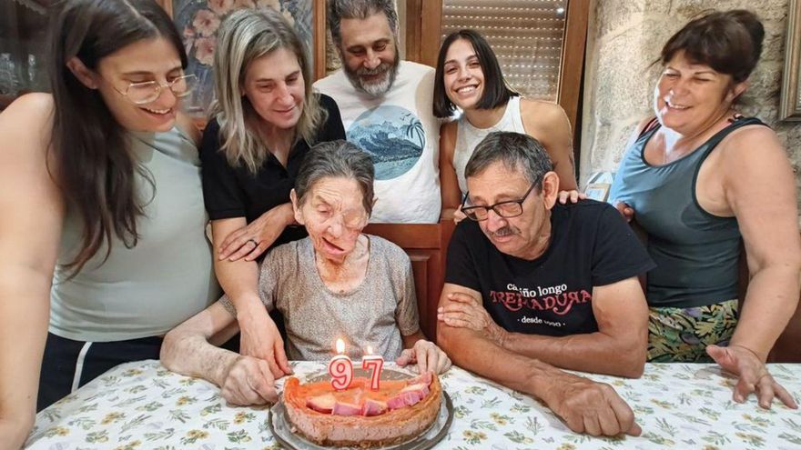 ¡Felices 97, Josefa!