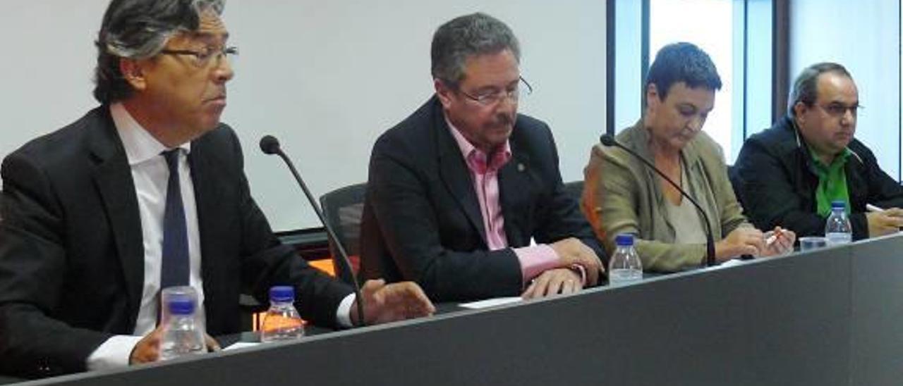 Los alcaldes piden más medios al «vigilante» de la sanidad en la Ribera