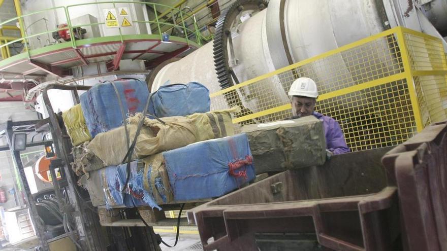 Así se destruye en Oviedo gran parte de la droga incautada en el país: de 2019 a 2024 se incineraron 3.300 toneladas de estupefacientes