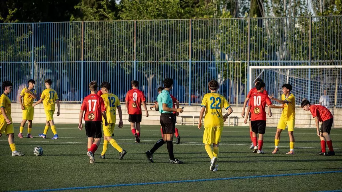 Más de 2.000 niños se citan en la primera jornada del Día del Fútbol Base en Aragón