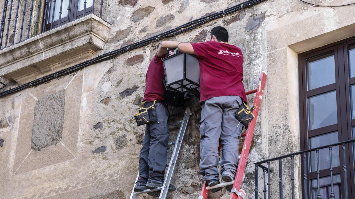 Retirando farolas.