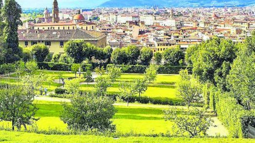 Detalles del paisaje toscano bordeando una ciudad.