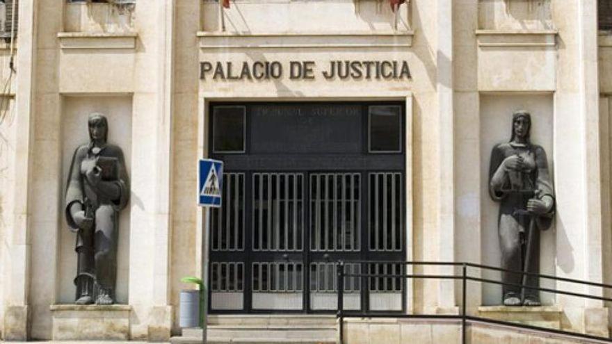 Condenado 18 años después de abusar de sus dos nietas en Murcia
