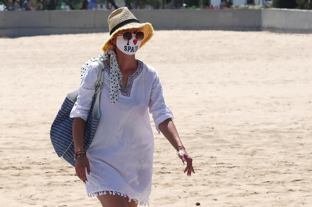 Playas en València medio vacías en el primer fin de semana de agosto