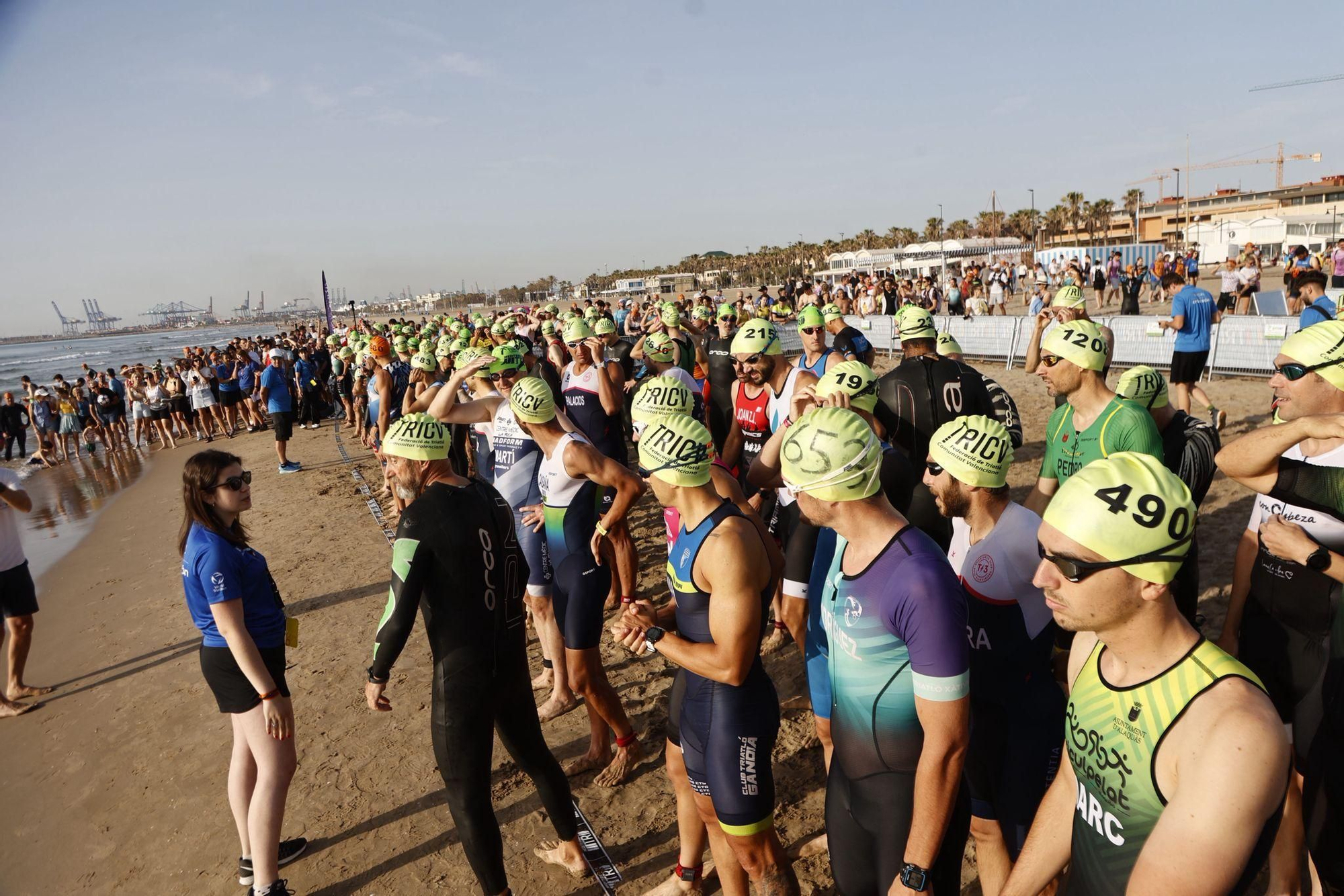 Las mejores imágenes del Mediterránea Triatlón de València
