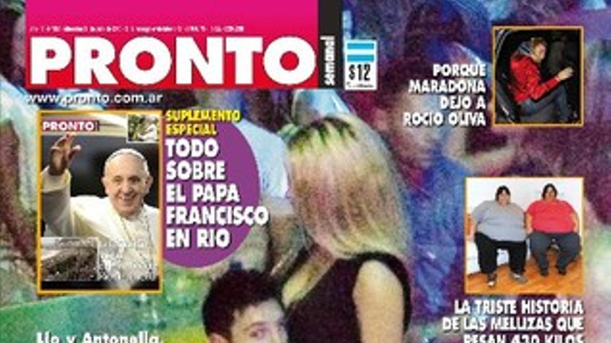 Portada de la revista argentina 'Pronto' donde aparece Messi junto a una estríper