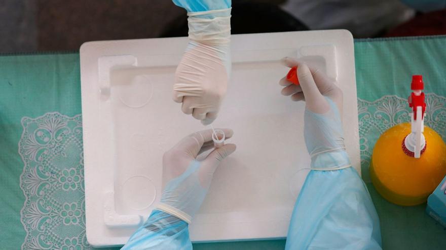 Microbiólogos del Marañón confirman un segundo caso de ómicron en España