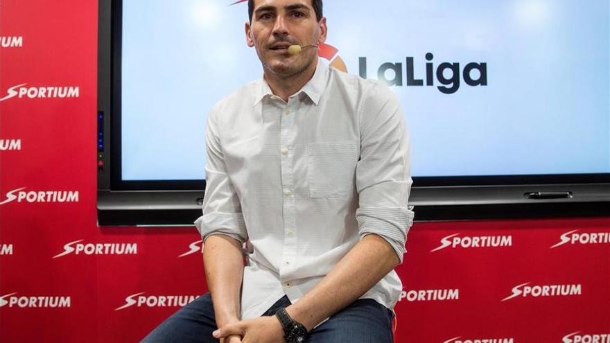 Casillas: &quot;A los 40 me veo más de portero&quot;