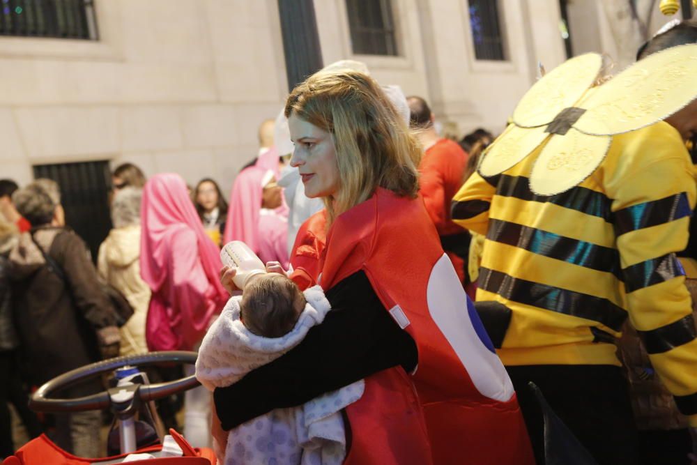 La Rambla de Alicante se llena de disfraces por el Carnaval 2019