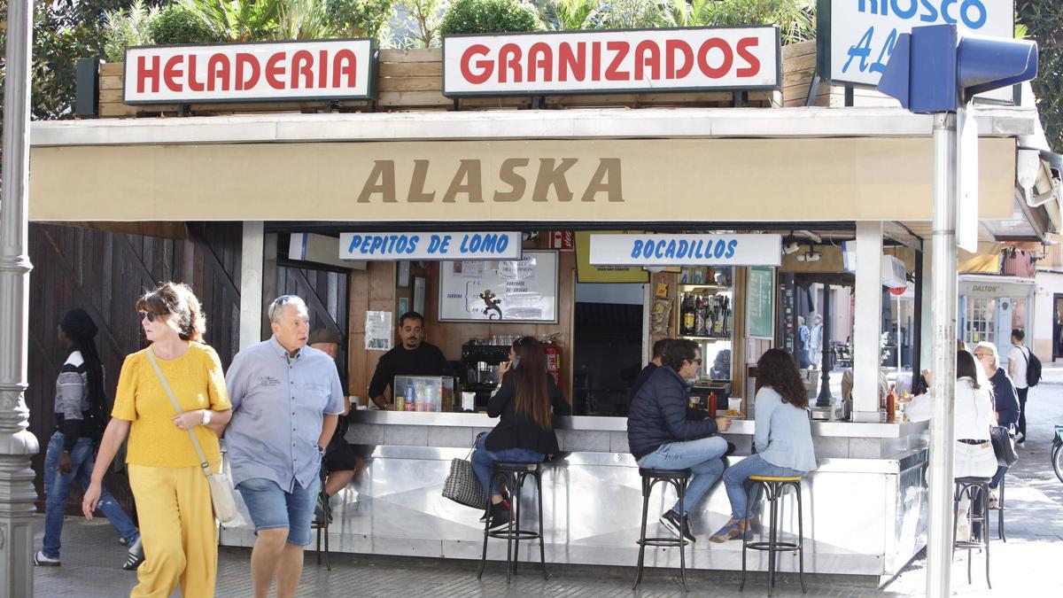 Der Kult-Imbiss Alaska an Palmas Plaça del Mercat ist von der Schließung bedroht.