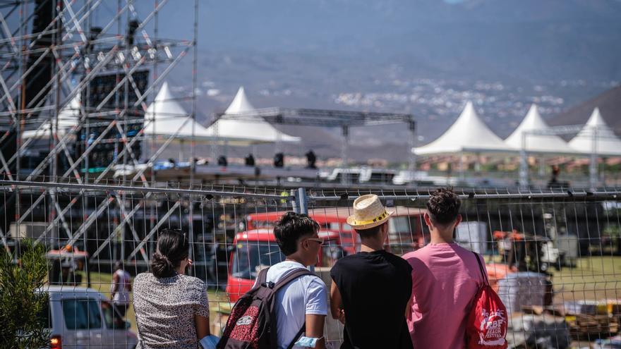 &quot;El Reggaeton Beach Festival no se puede celebrar sin autorización, de seguir por ese camino la Policía Local de San Miguel de Abona precintará el recinto&quot;