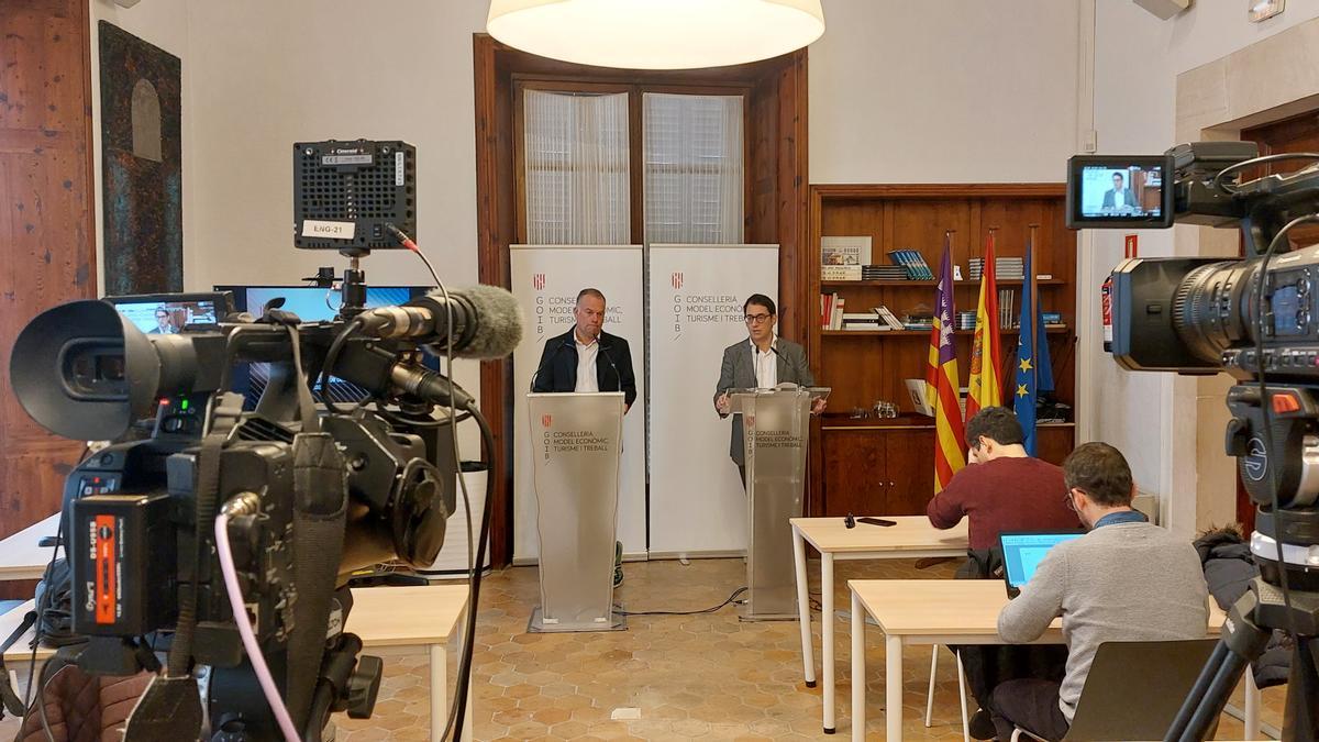 Rueda de prensa sobre los datos del paro ofrecida por Iago Negueruela y Llorenç Pou