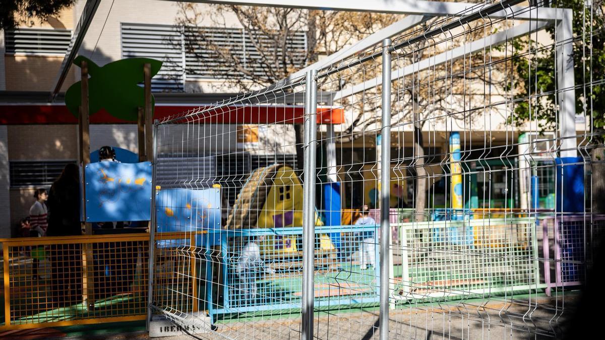Fapar rechaza la valla «divisoria» entre los colegios Doctor Azúa y Cesáreo Alierta de Zaragoza: «Es una decisión inexplicable»