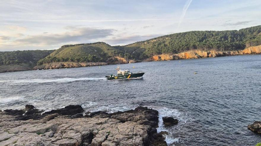 VÍDEO | Busquen un adolescent de 16 anys desaparegut al mar davant la costa de Roses