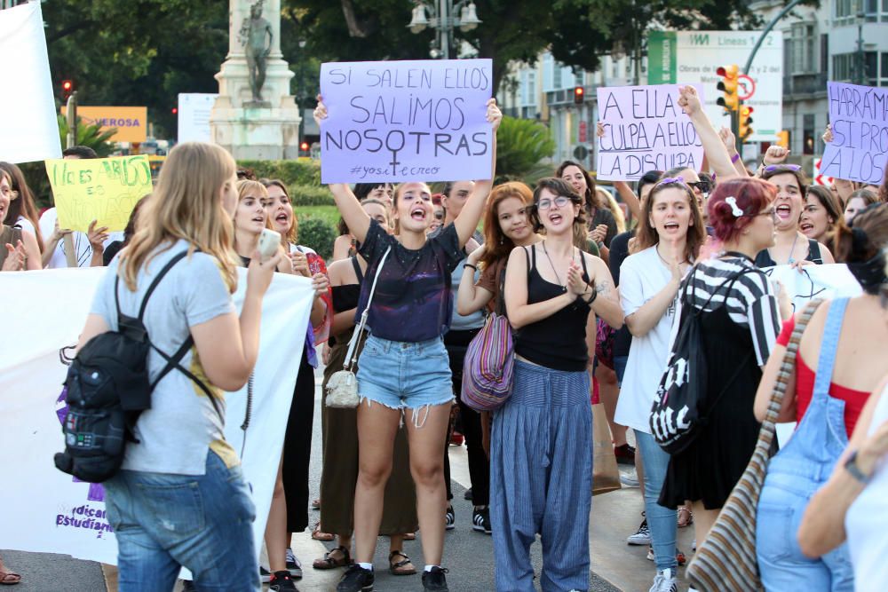 Málaga se echa a la calle contra la puesta en libertad de 'La Manada'