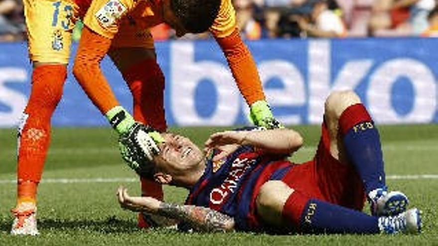 Messi, dos meses de baja por una lesión en la rodilla