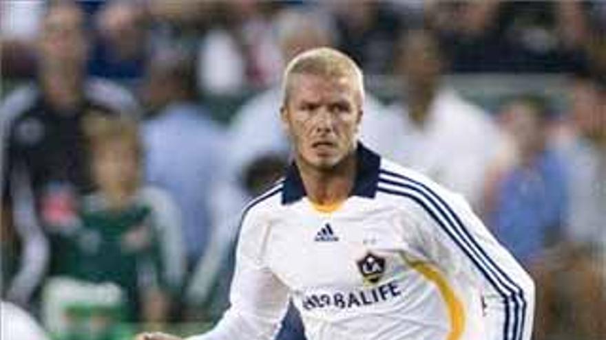 Beckham debuta y convierte el fútbol en &quot;Hollywood&quot;