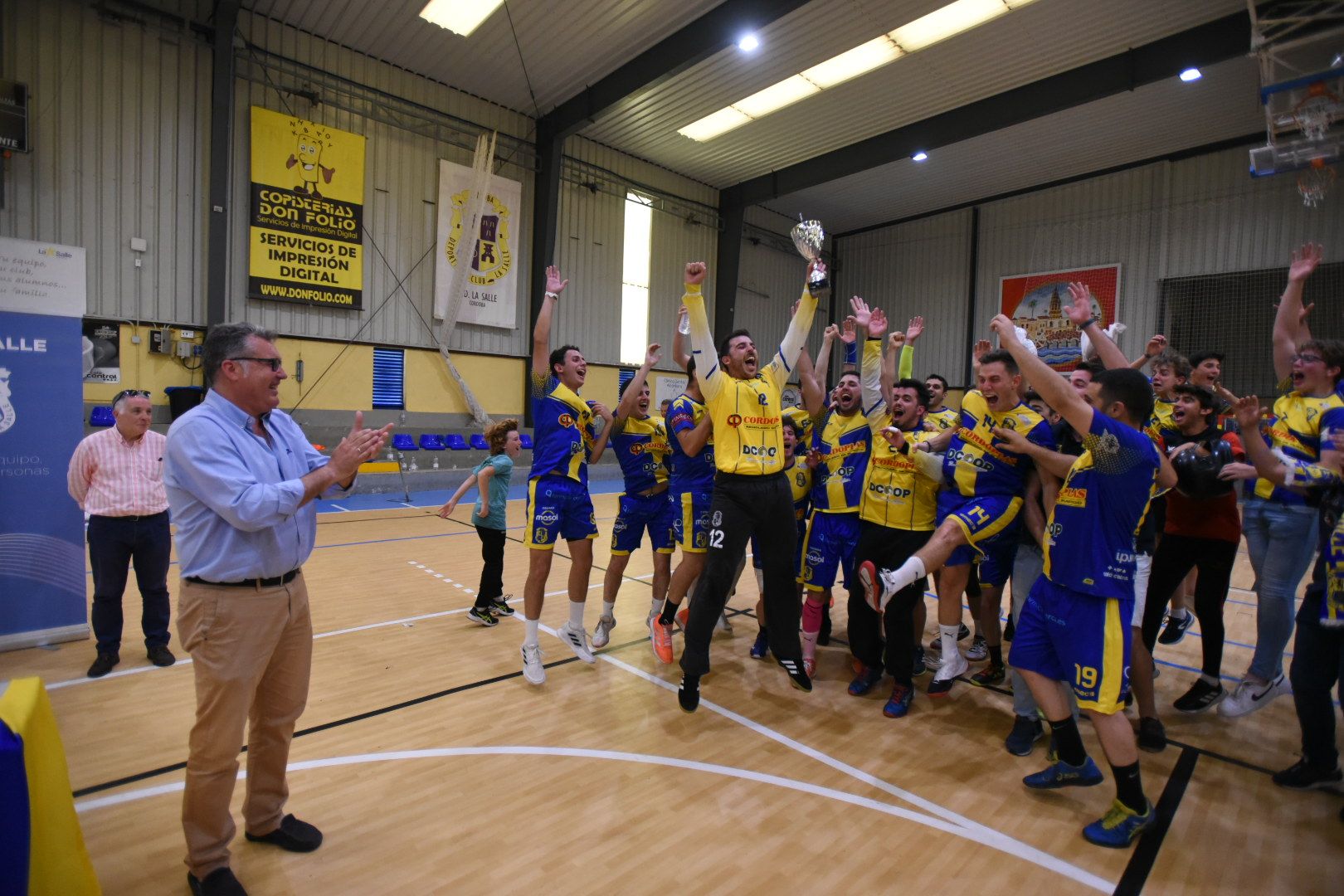 La Salle asciende como campeón a la Primera Nacional de balonmano