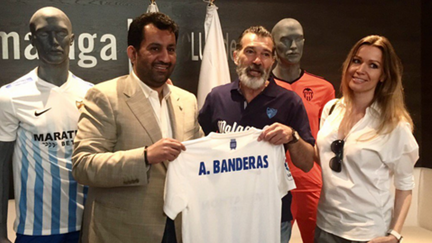 Banderas, con el jeque.