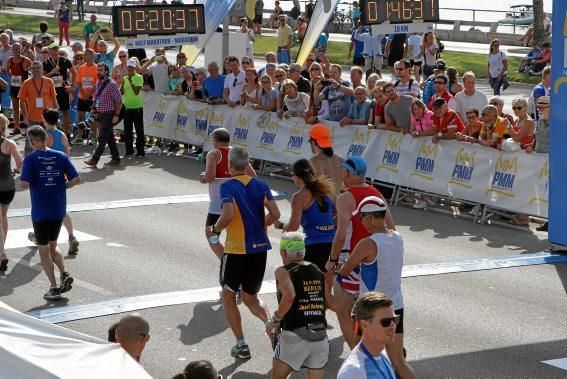 9.000 Läufer aus 49 Ländern gingen am Sonntag den 15.10 an den Start. In der Marathon - Disziplin gingen die Deutschen leer aus.