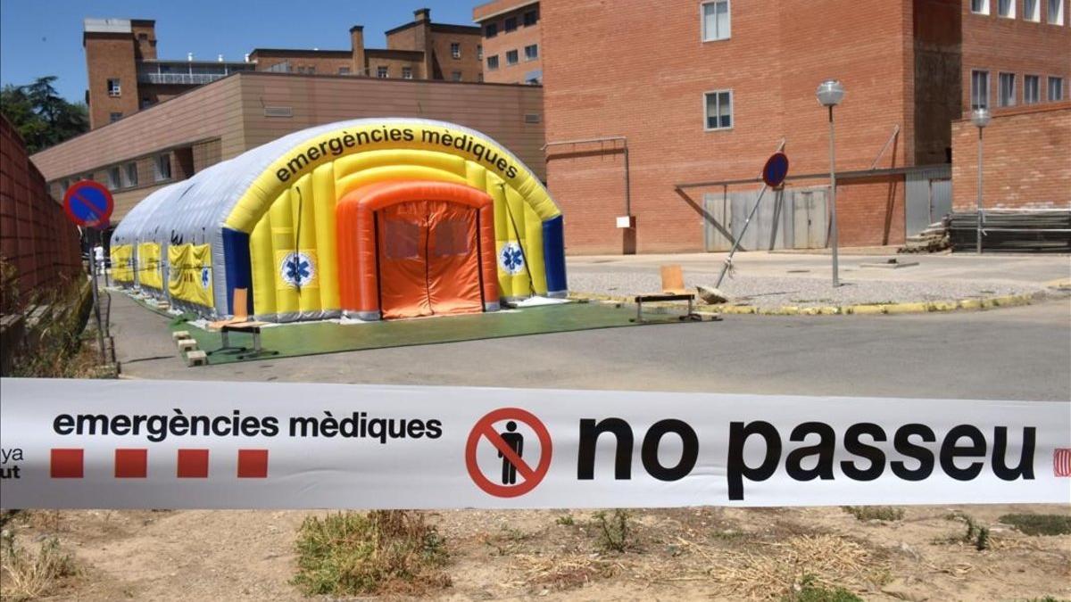 El hospital de campaña junto al Hospital Arnau de Vilanova, en Lleida