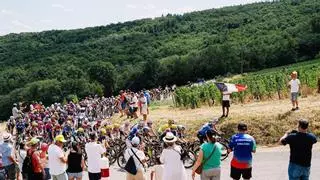 ¡Demi Vollering gana en Belleville-en-Beaujolais!
