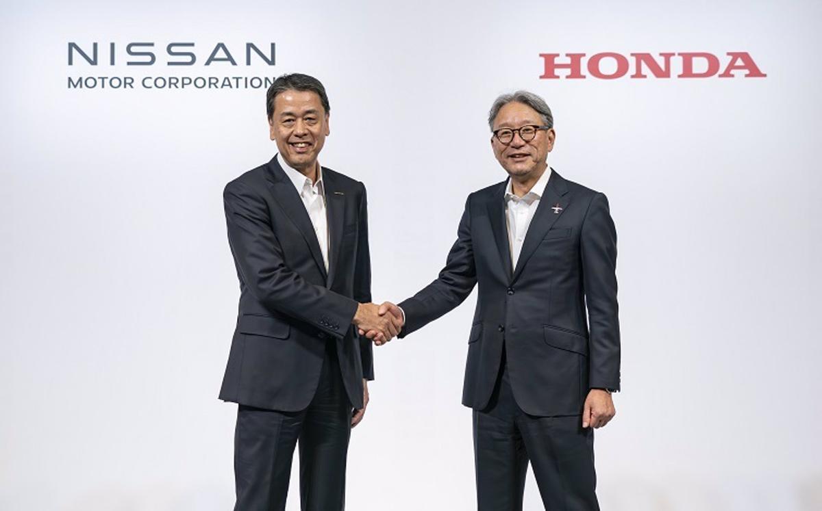 Firma del acuerdo entre Nissan y Honda.