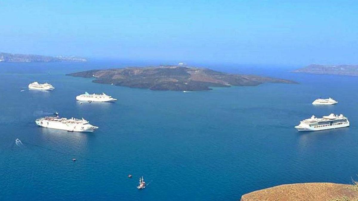 Ruinas de Akrotiri, ciudad sepultada por la erupción volcánica en el siglo XVII a.C.