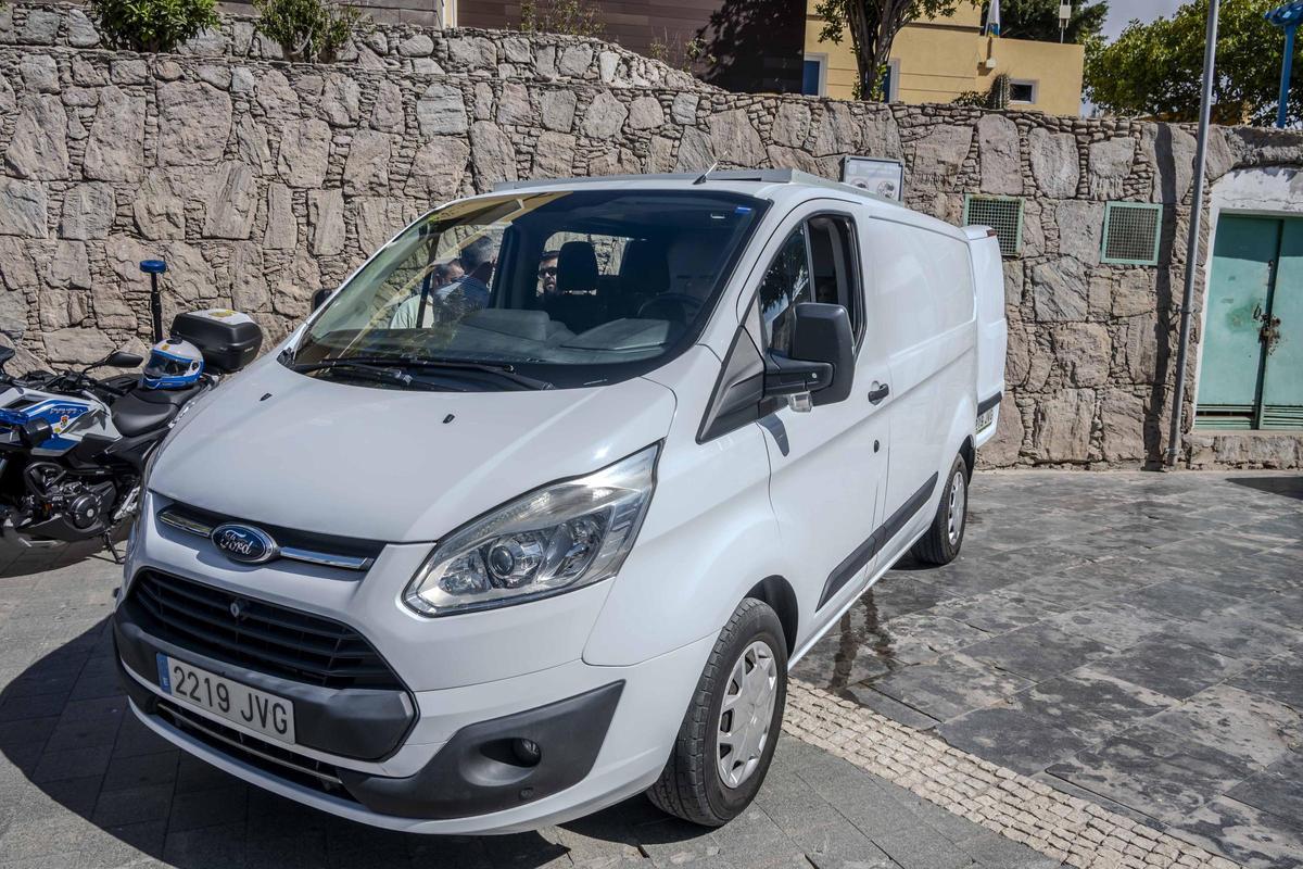 Nuevo furgón adaptado para la Unidad Canina K-9.
