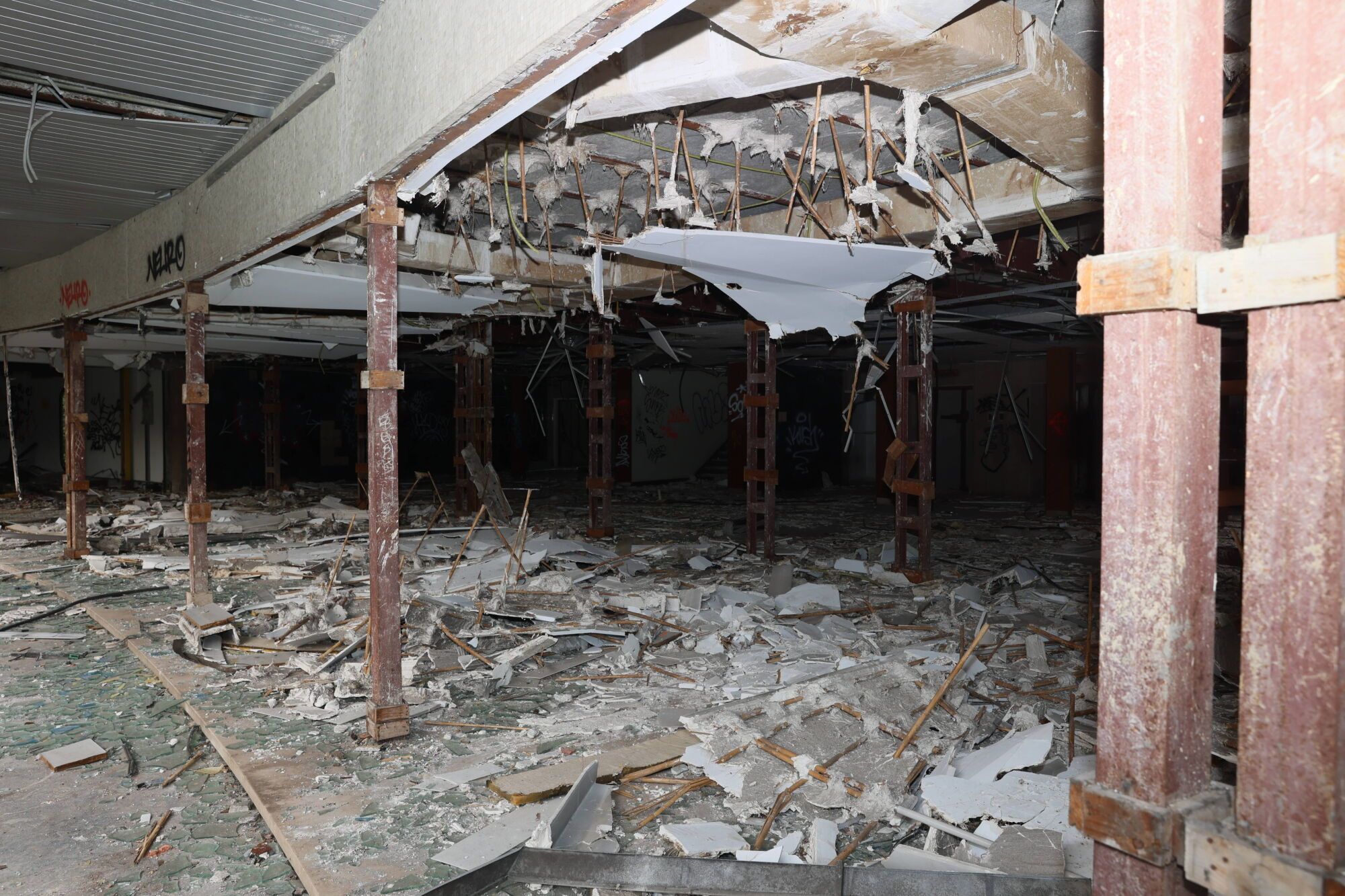 Viejo HUCA. Recorrido por cómo está el viejo hospital.