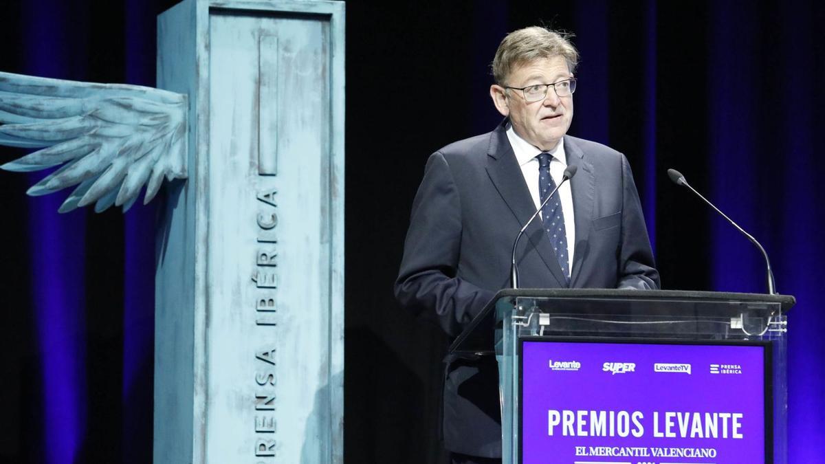 Ximo Puig, durante su discurso en la gala de los premios Levante-EMV. |