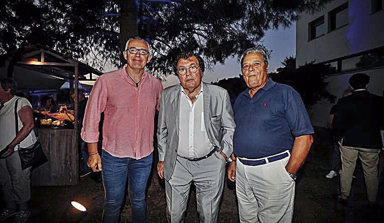 Jaume Vallés, Miquel Bestard, presidente de la FFIB y vicepresidente de la RFEF y Pedro Munaret, directivo de la FFIB.