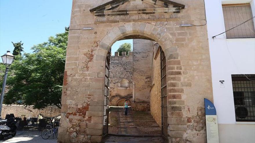 Adjudicada la restauración de la barbacana y entorno de la puerta del Capitel