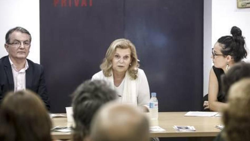 Carme Riera durante la tertulia literaria en la Misericòrdia.