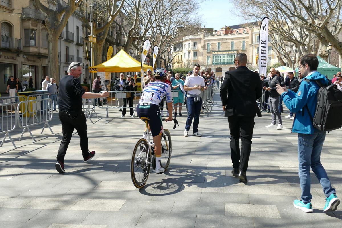 EN IMATGES | La 105a Volta Catalunya inicia la seva segona etapa des de la Torre Galatea de Figueres