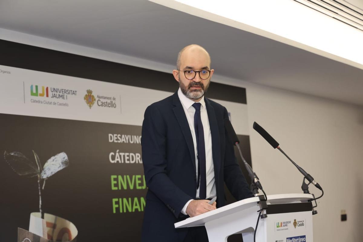 Pedro Serrano, profesor de Economía Financiera de la Universidad Carlos III en la jornada de envejecimiento financieramente activo