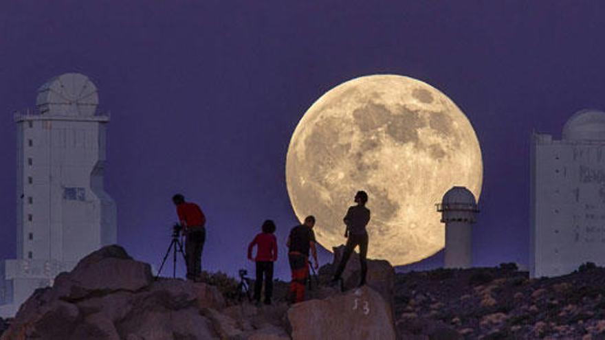 La superluna, desde el observatorio de Canarias.