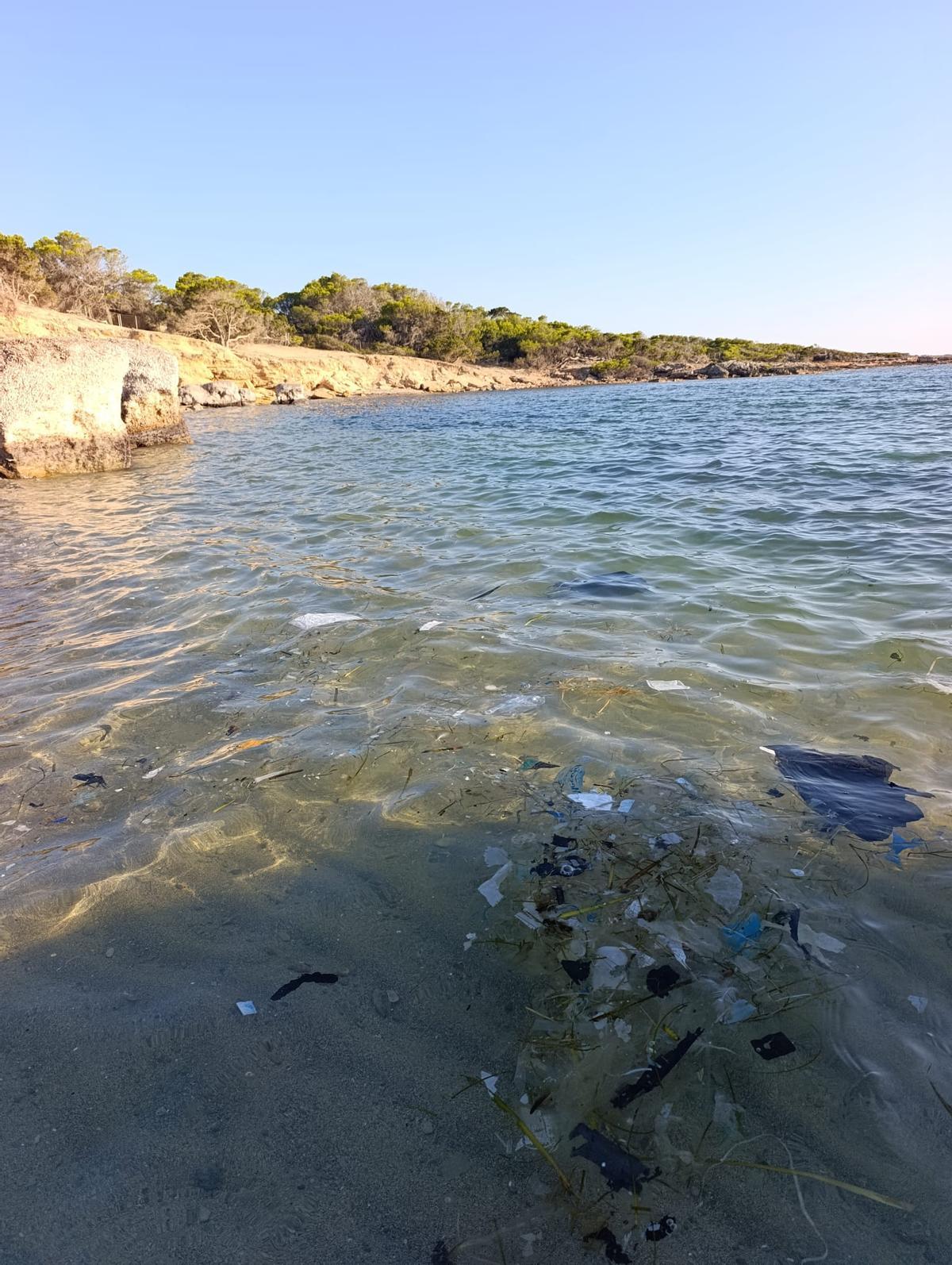Cala en Tugores, un rincón virgen entre es Carbó i es Caragol
