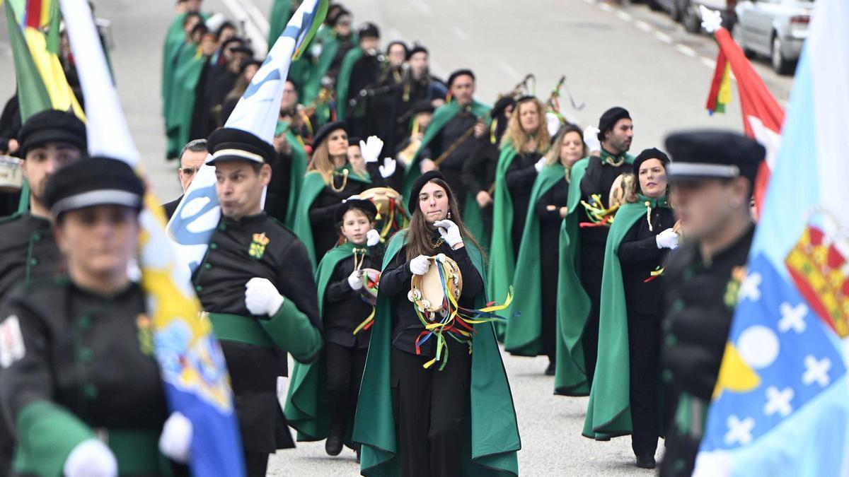 Las rondallas estrenan Navia: así se vivió la octava edición de su certamen.